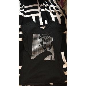 Graphic tee